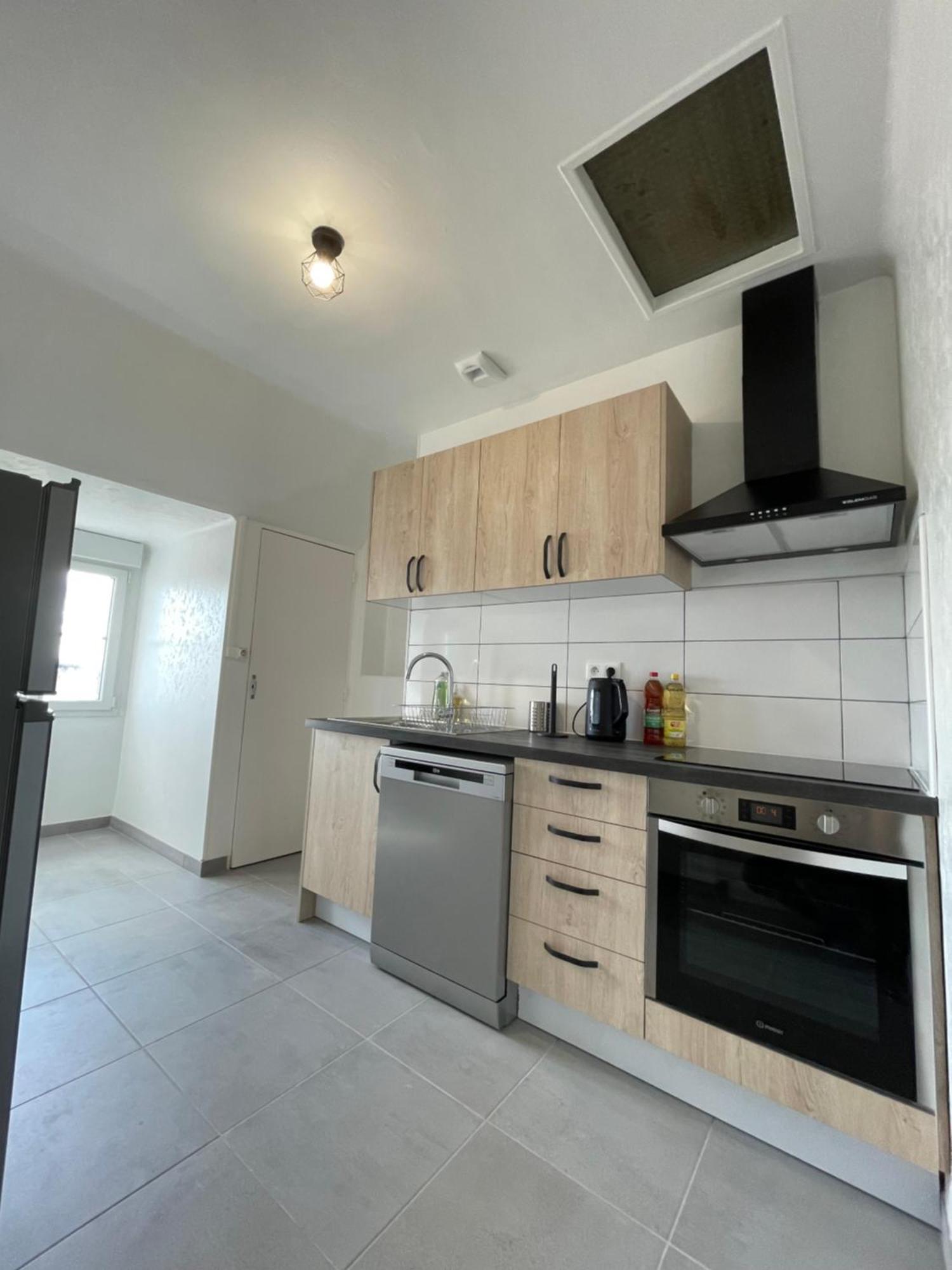 Appartement Renove Tout Equipe, Centre Ville, Proche De La Gare Et Commerce Flers  Luaran gambar