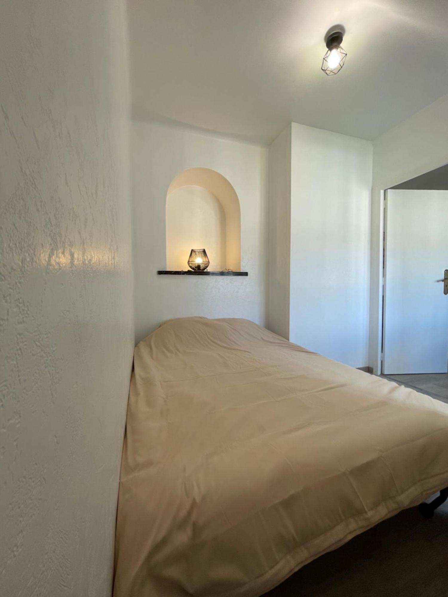 Appartement Renove Tout Equipe, Centre Ville, Proche De La Gare Et Commerce Flers  Luaran gambar
