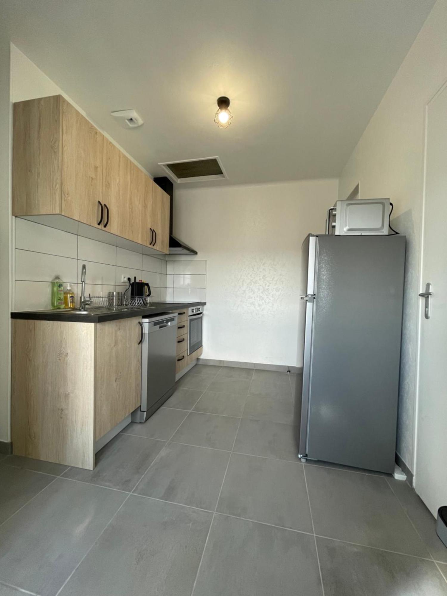 Appartement Renove Tout Equipe, Centre Ville, Proche De La Gare Et Commerce Flers  Luaran gambar