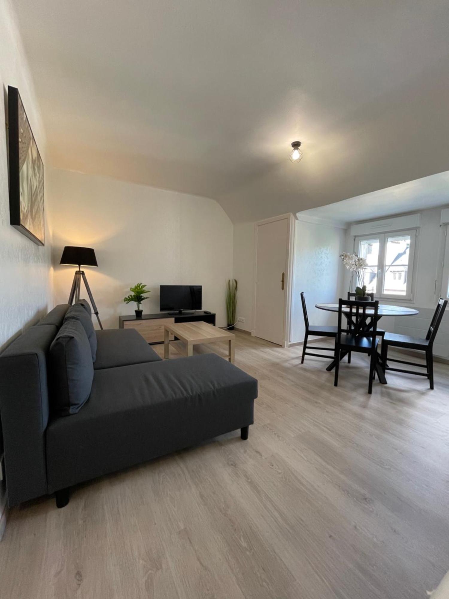 Appartement Renove Tout Equipe, Centre Ville, Proche De La Gare Et Commerce Flers  Luaran gambar
